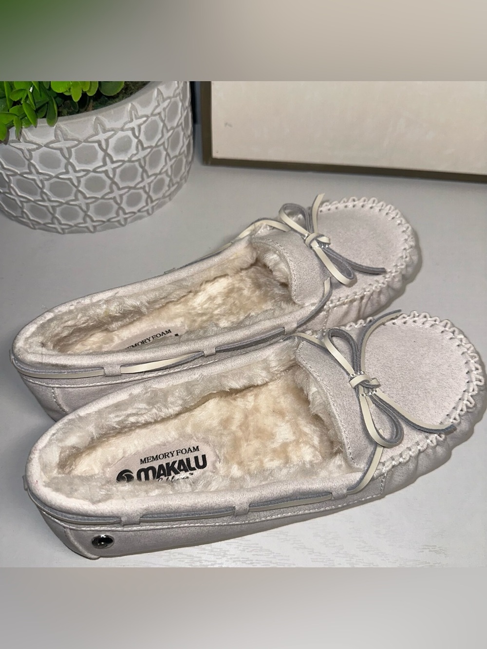 Women's Cream Faux-Fur Lined Moccasin Slippers